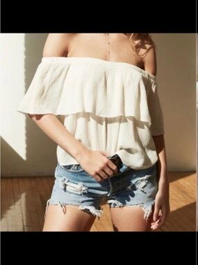 Urban Outfitters Off-Shoulder Ruffle Top in Cream